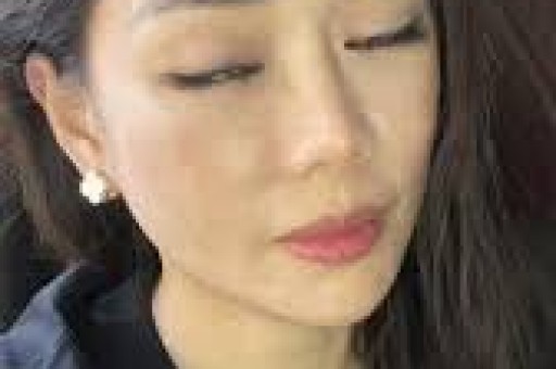 33岁李梦演情妇费劲扮性感还是被41岁朱珠秒成了村妇